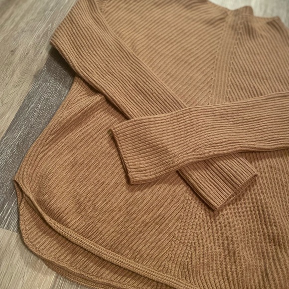 Babaton Knit Sweater Size Small - Picture 2 of 5